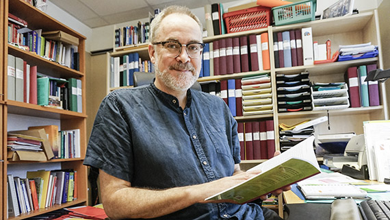Vi kan inte mata på löpande band, utan måste lyfta fram det personcentrerade synsättet där vi utgår från varje individs behov, menar Albert Westergren, som skrivit boken Undernäring hos äldre.