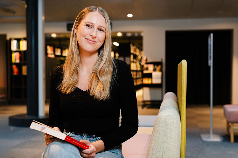 Felicia läser till ämneslärare i åk 7-9.