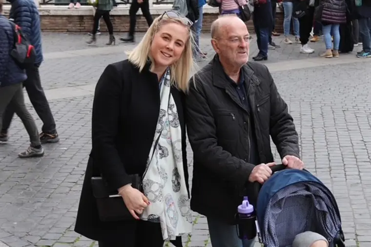Jessika med familj.