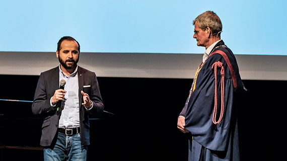 Montathar Faraon, universitetslektor i informatik, doktorerade under det gångna året med Co-creating democracy: Conceptualizing co-creative media to facilitate democratic engagement in society.