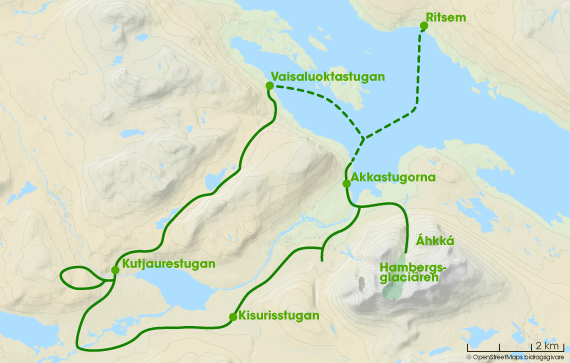 Karta över vandringen genom Sareks, Padjelantas och Stora Sjöfallets nationalparker under Högskolan Kristianstads Fjällkurs 2017. Grafiik: Thomas Ottosson