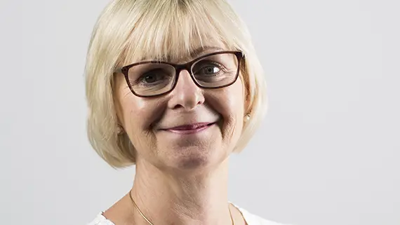 Som ny vicerektor vill Anna-Karin Edberg gärna se en tätare sammankoppling mellan utbildning, forskning och samverkan.