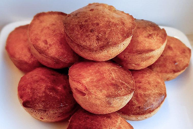 Salta muffins på fat.