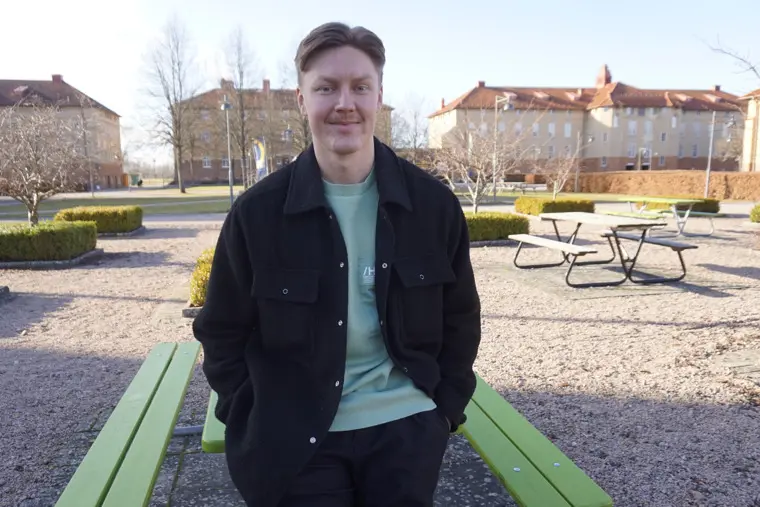Alfred Olsson läser till ämneslärare i svenska och engelska.