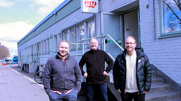 Från vänster: Carl-Henrik Nelsson, KTP-projektledare på KLT, Mats Åhlander, projektledare från Högskolan Kristianstad, och Daniel Kjellsson, vd på KLT.