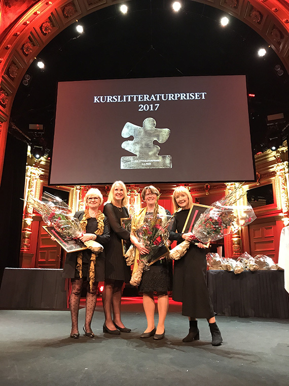 Stolta redaktörer vid prisutdelningen. Från vänster: Anna-Karin Edberg, Marie Ernsth Bravell, Kerstin Blomqvist och Helle Wijk. Foto: Mats Christiansen