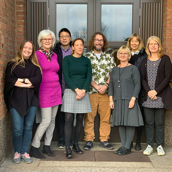 Från vänster: Marie Fridberg, Ingela Beck, Qinghua Wang, Sara Lenninger, Daniel Östlund, Anna-Karin Edberg, Susanne Thulin och Heléne Tjärnemo.
