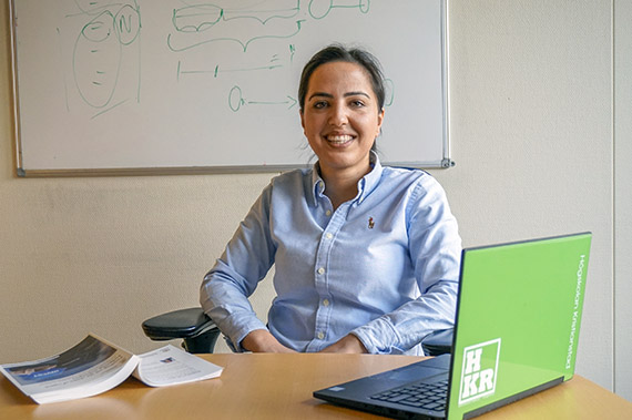 Zahida Sarwary sätter fingret på de faktorer som spelar in när beslutsfattarna väljer en osofistikerad budgetteknik. Men ytterst handlar det om att skapa en dialog mellan teori och empiri. Det här är min kamp, säger hon.