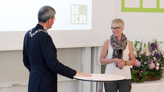 Marie Nilsson försvarade nyligen son avhandling om det salutogena i lärarrollen.