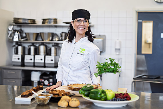 Johanna Gerberich, adjunkt i mat- och måltidsvetenskap och projektets gastronomiska kreatör.
