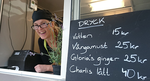 Annelie heter kocken som står för lunchen och matvisionen.