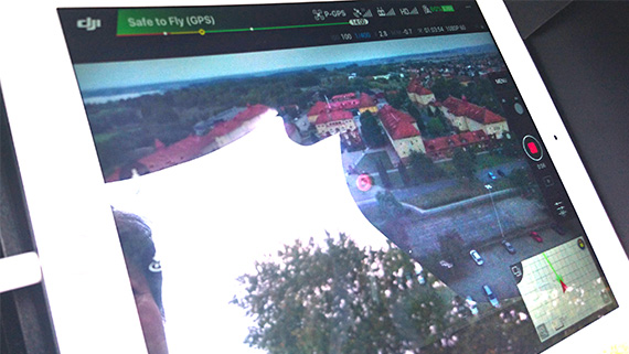 Med drönare filmades Högskolan Kristianstad från ovan.