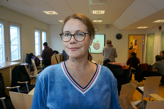Att få bukt med sömnsvårigheter handlar ofta om att bryta tankemönster. Insomni är kopplad till oro och förväntningar som inte är realistiska, menar kursledare Christina Sandlund.