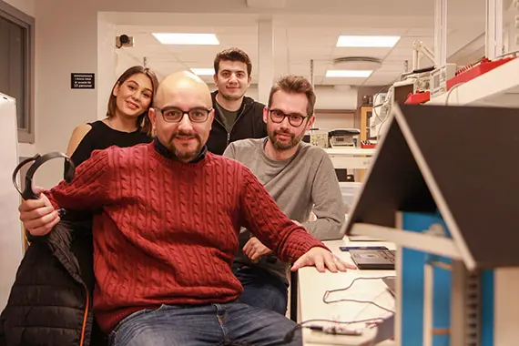 Fyra fjortondelar av personerna bakom det smarta huset: datasystemutvecklarna Samin Dehghani, Elias Haloun, Ahmad Abdulal och Nuno Cunha.