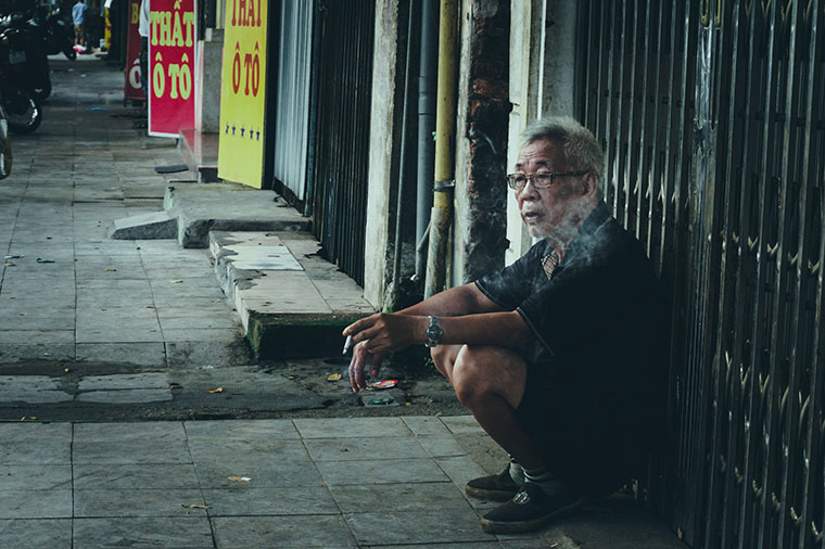 Rökare i Vietnam. Foto: Tung Minh/Unsplash