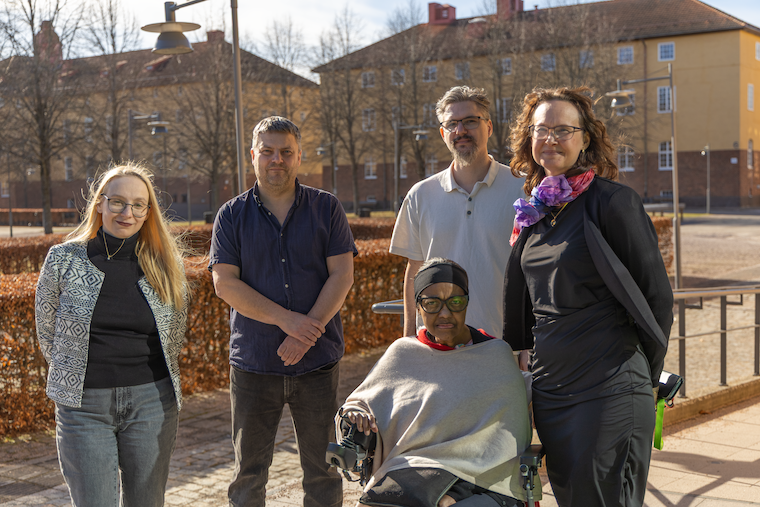 Forskarlaget, tillsammans med Jenny