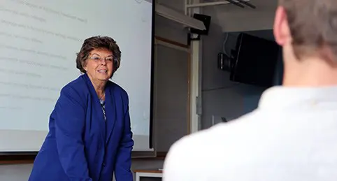Pam Denicolo under första workshopen, om hur du översätter dina kunskaper kulturellt.