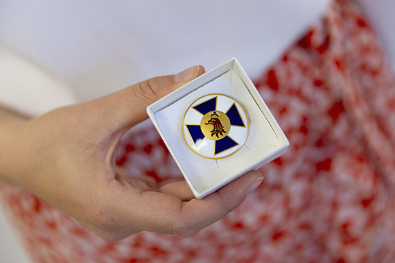 Sjuksköterskebrosch