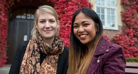 Bild på Anna Gerdås och Abbygail Roth