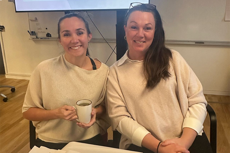 Lotta Karlsson med kollega