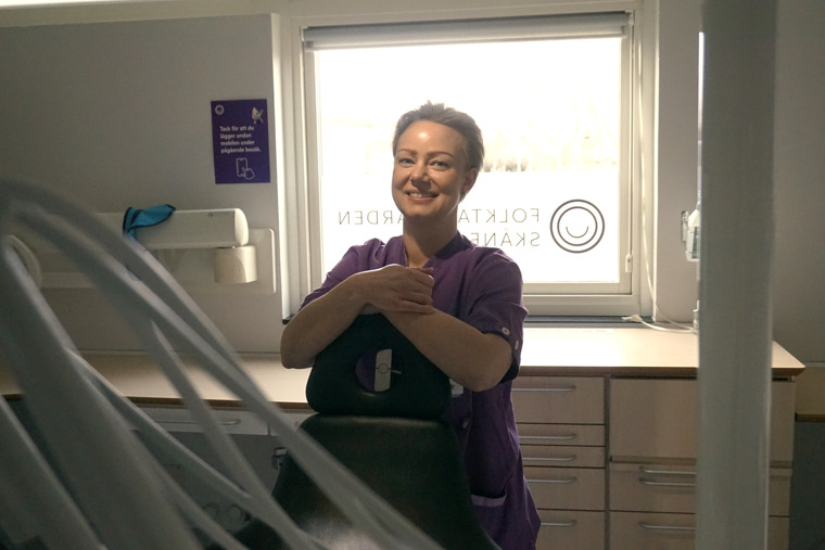 Louise Gullberg i klinikmiljö 