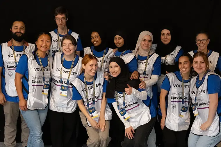 Studenter och lärare från Tandhygienistprogrammet under Special Olympics Sweden Invitational Games.