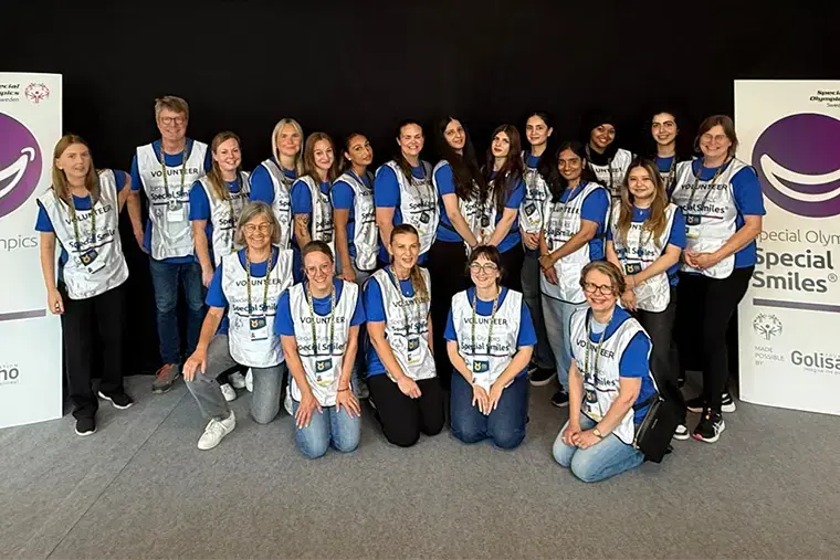 Studenter och lärare från Tandhygienistprogrammet under Special Olympics Sweden Invitational Games.