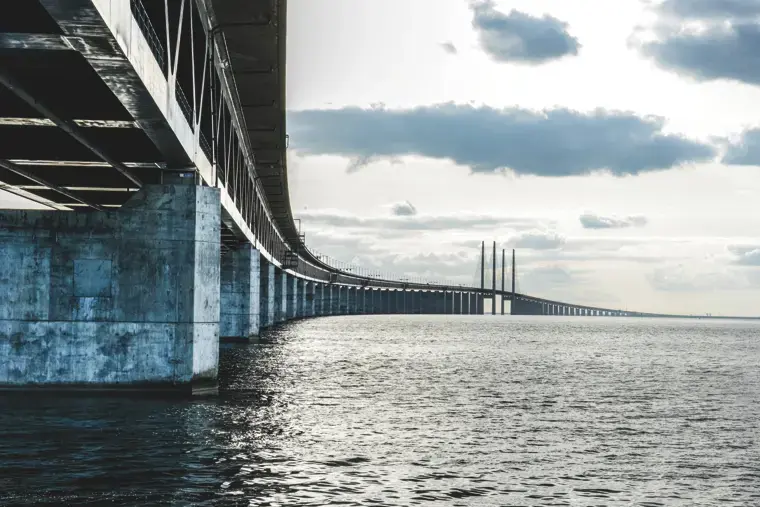 The sea and the &Ouml;resund bridge.
