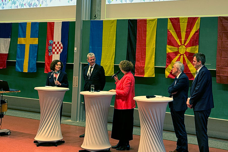 Colours representatives.