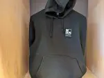 Svart hoodie med HKR logga