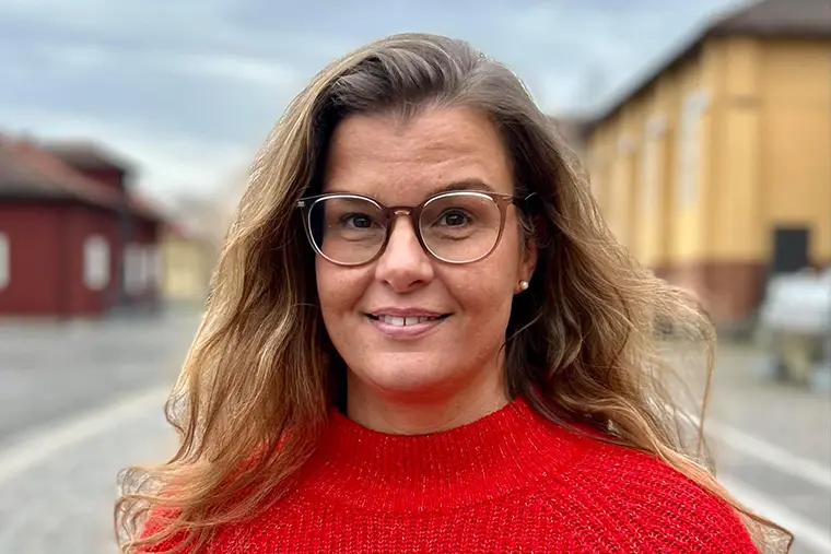 Sara.