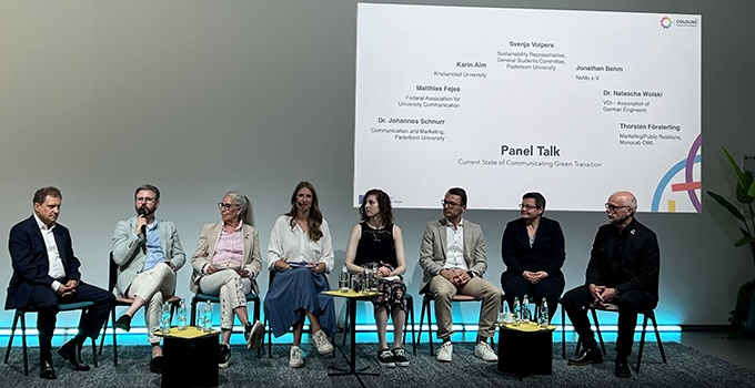 Karin Alm i paneldebatten.